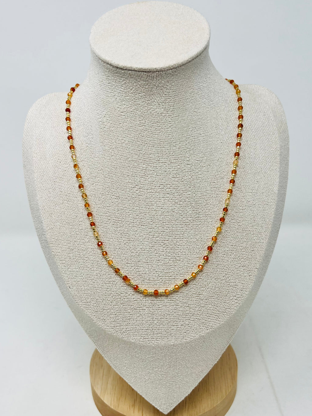 Elegant semi-precious stone necklace with Miyuki beads