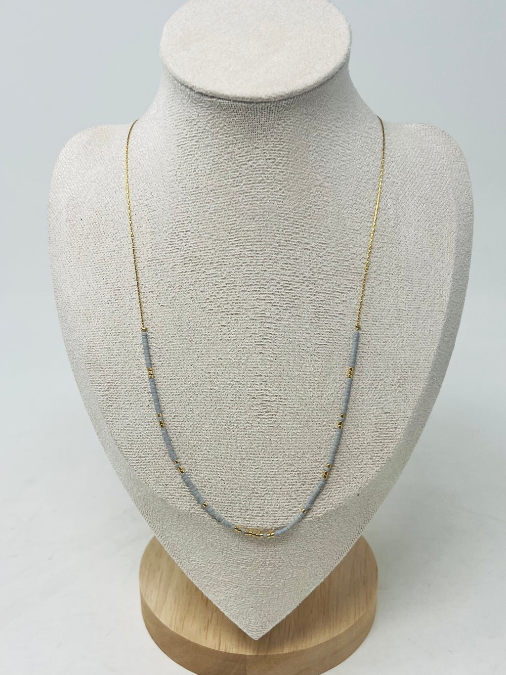 Elegant semi-precious stone necklace with Miyuki beads（light grey）