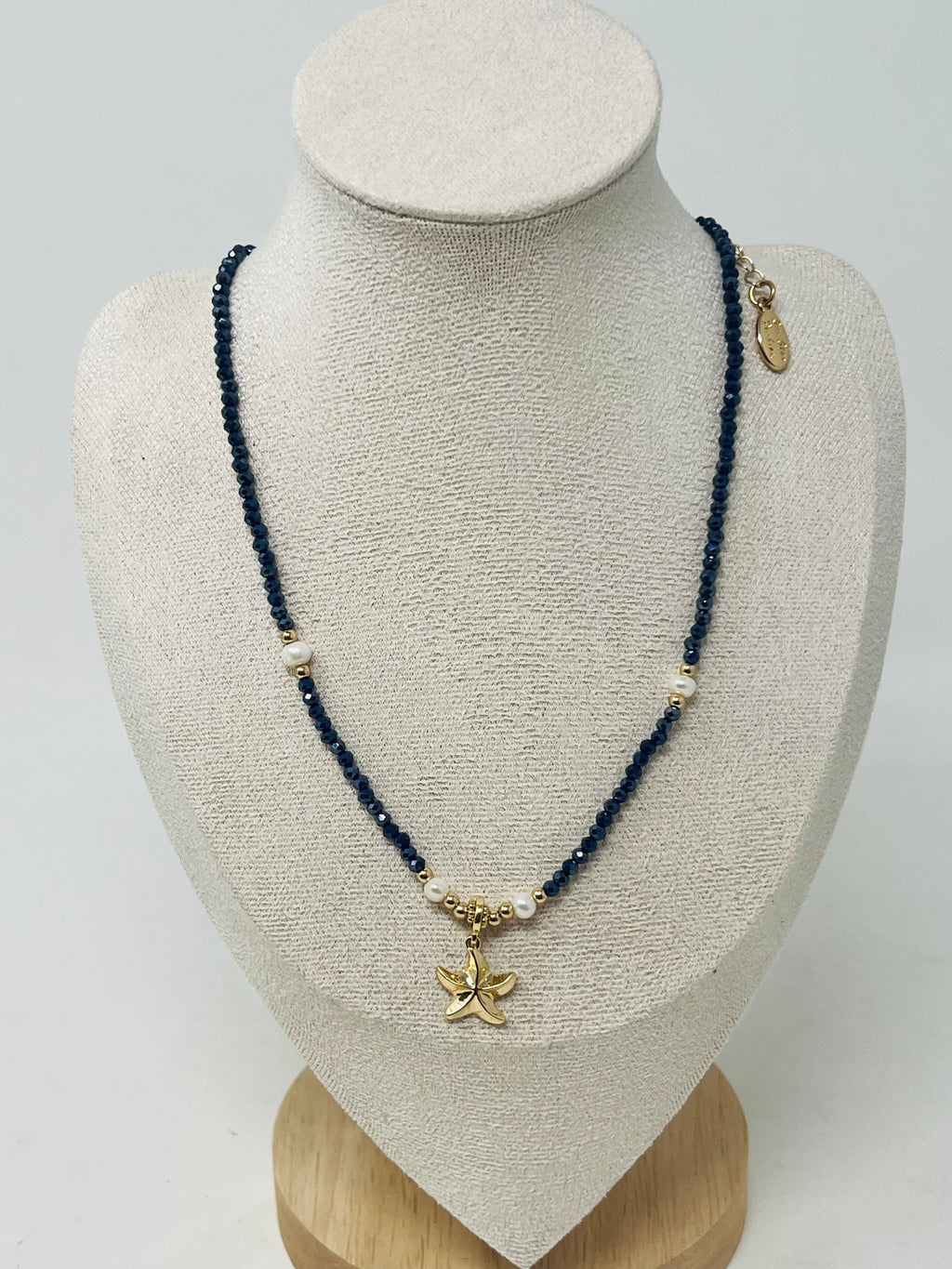 Beaded Necklace with Pearls & Gold Starfish Pendant(navy）