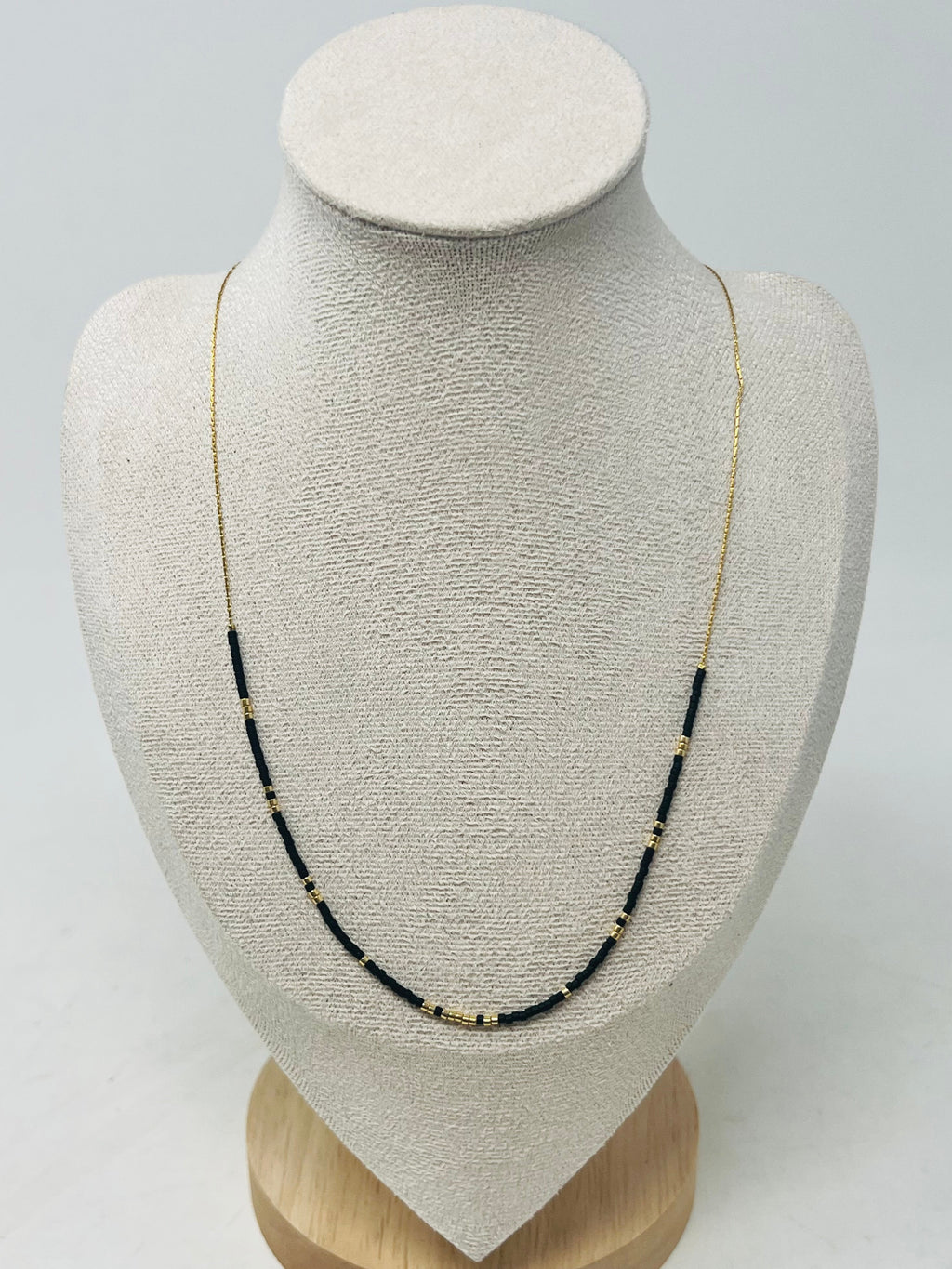 Elegant semi-precious stone necklace with Miyuki beads（black）
