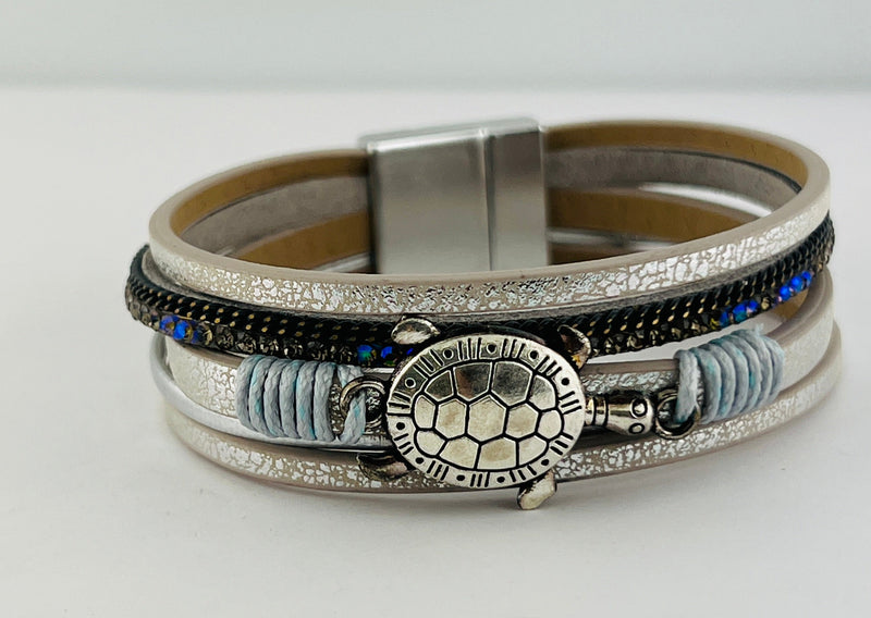 “Turtle” Leather magnetic bracelet