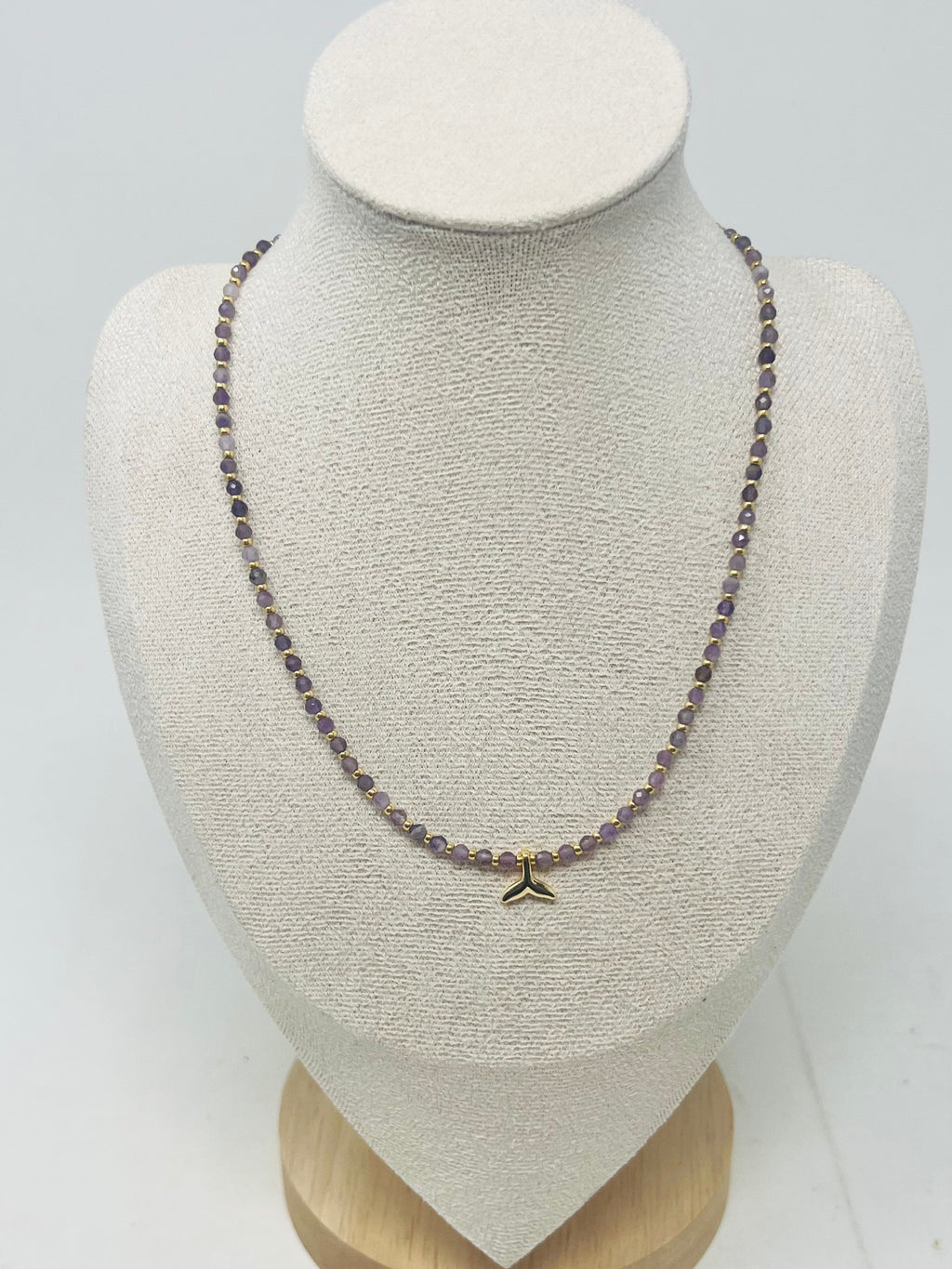 Semi-precious stone Beaded Necklace with Whale Tail Pendant(Amethyst)