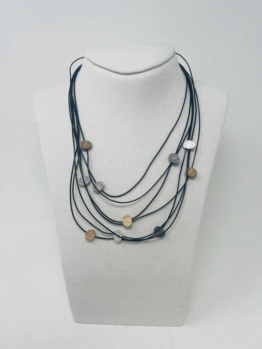 Leather short necklace