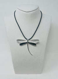 Dragonfly short chain necklace
