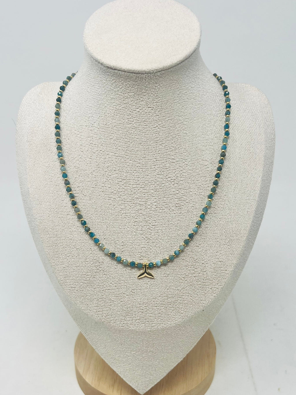 Semi-precious stone Beaded Necklace with Whale Tail Pendant(Apatite)
