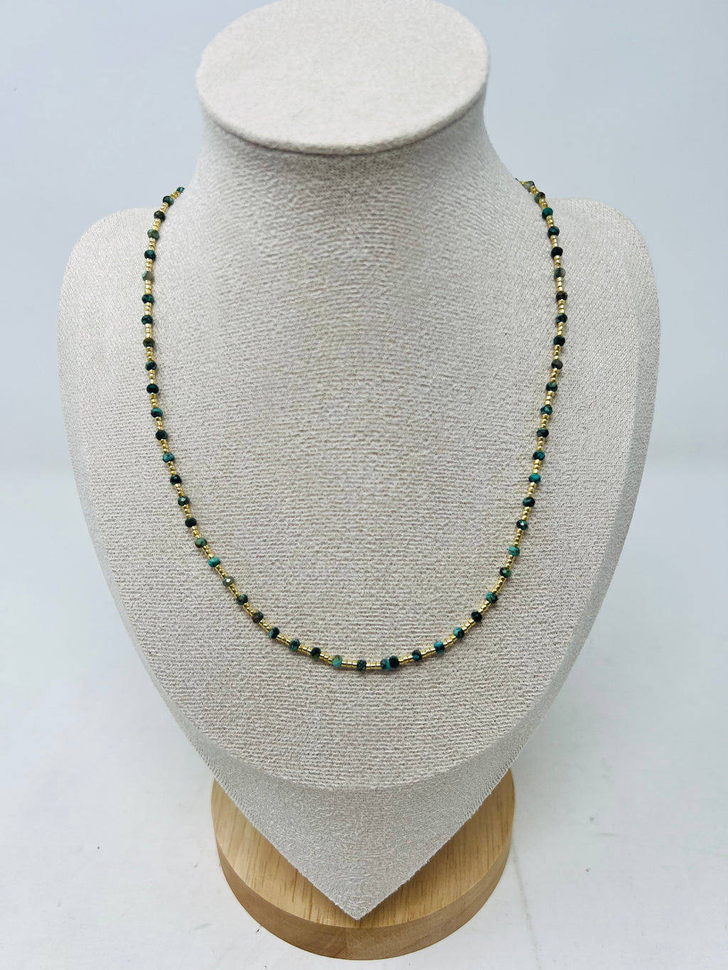 Elegant semi-precious stone necklace with Miyuki beads (deep green, emerald,  and dark turquoise)