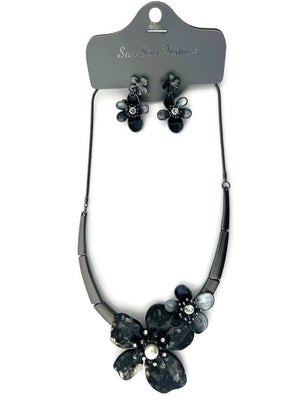 Earring/necklace sets