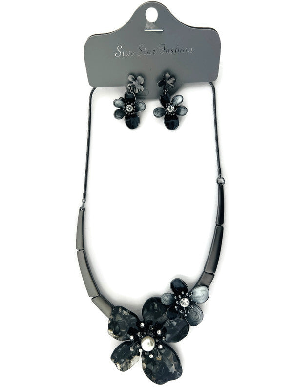 Earring/necklace sets