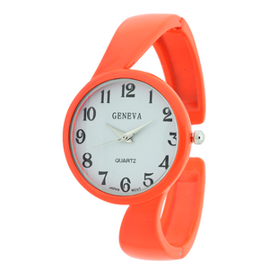ROUND FACE CLASSIC NUMBERS CURVE BANGLE CUFF WATCH.