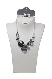 Necklaces and earring set fashion style