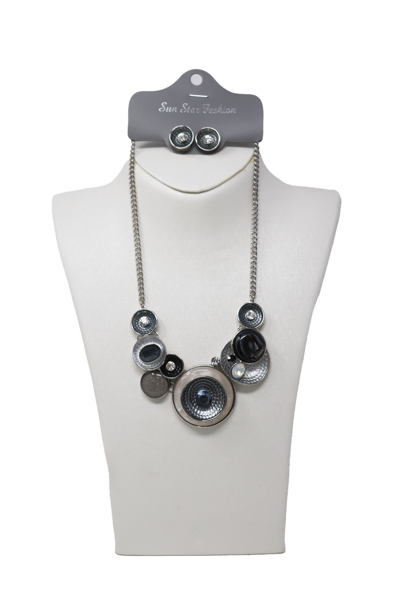 Necklaces and earring set fashion style.