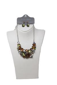 Necklaces and earring set fashion style