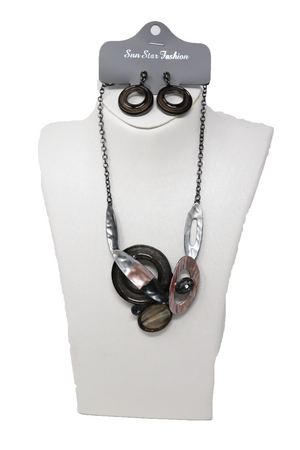 Necklaces and earring set fashion style