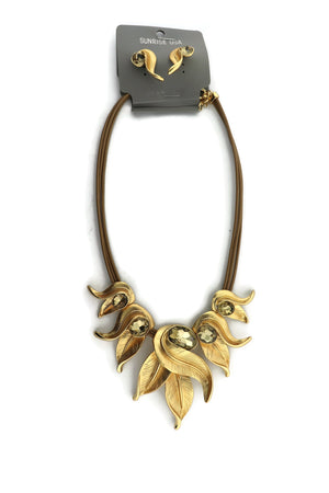 Leather necklaces design leaves with crystal fashion style.