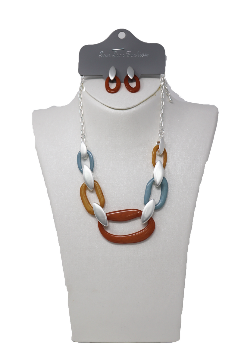 Fashion short necklaces and earring set modern style.