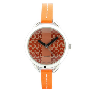 SMALL SIZE G LETTER FASHION STRAP WATCH