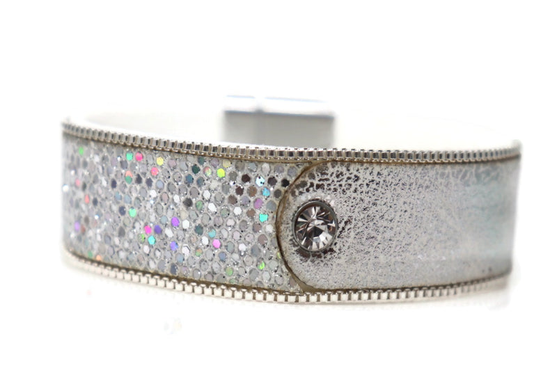 Leather crystal wide fashion bracelets with Magnetic clasp.