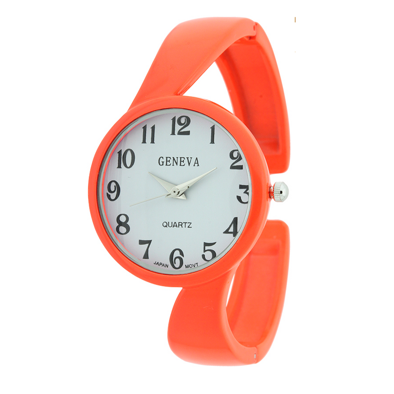 ROUND FACE CLASSIC NUMBERS CURVE BANGLE CUFF WATCH.