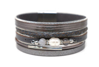 Crystal beads pearl in center bracelets with Magnetic clasp.